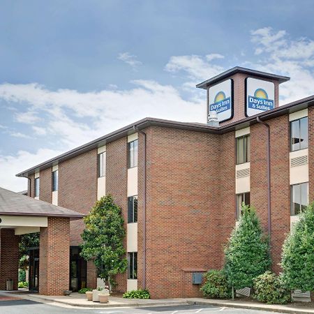 Days Inn & Suites By Wyndham Hickory Ngoại thất bức ảnh