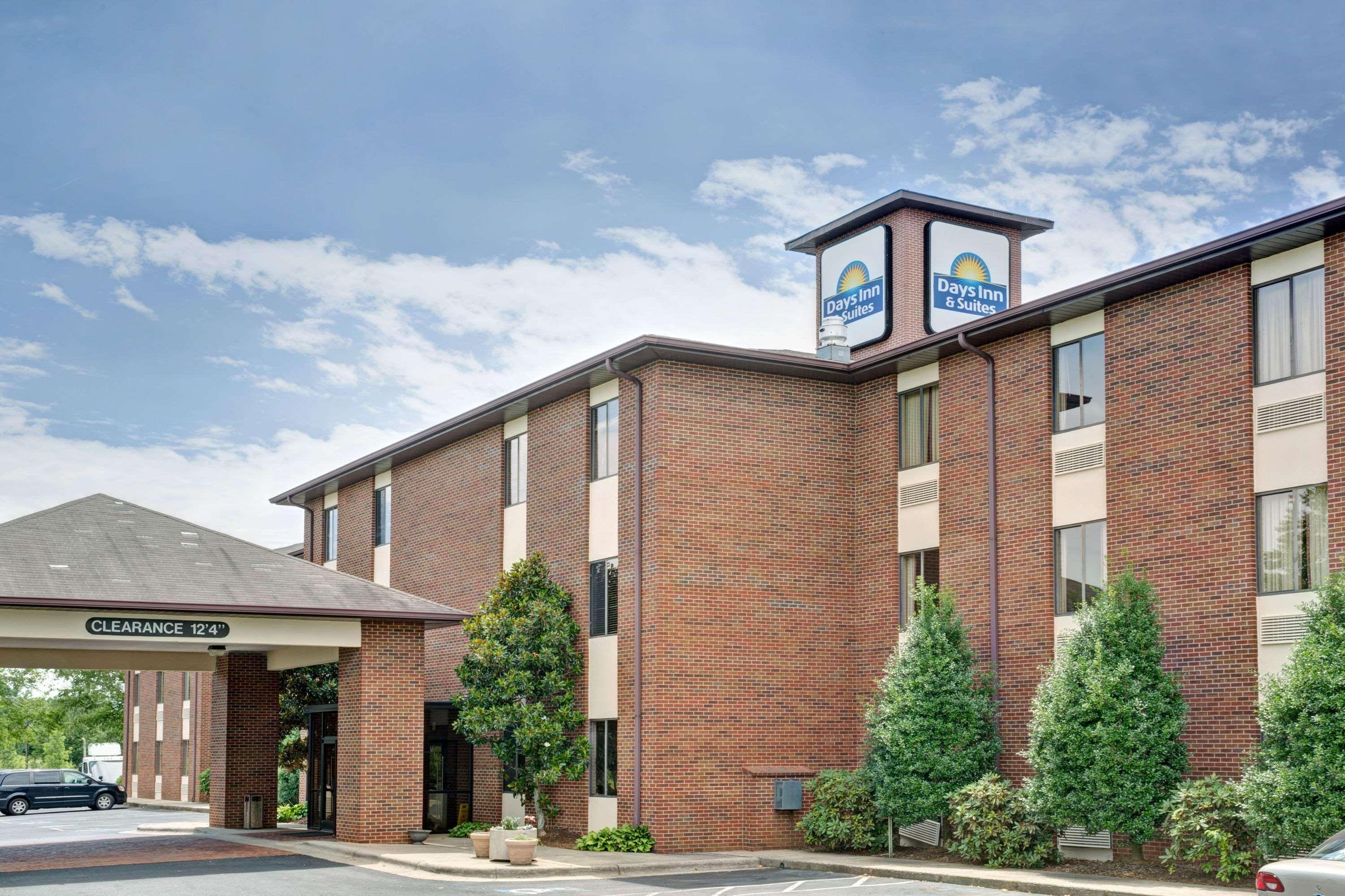 Days Inn & Suites By Wyndham Hickory Ngoại thất bức ảnh